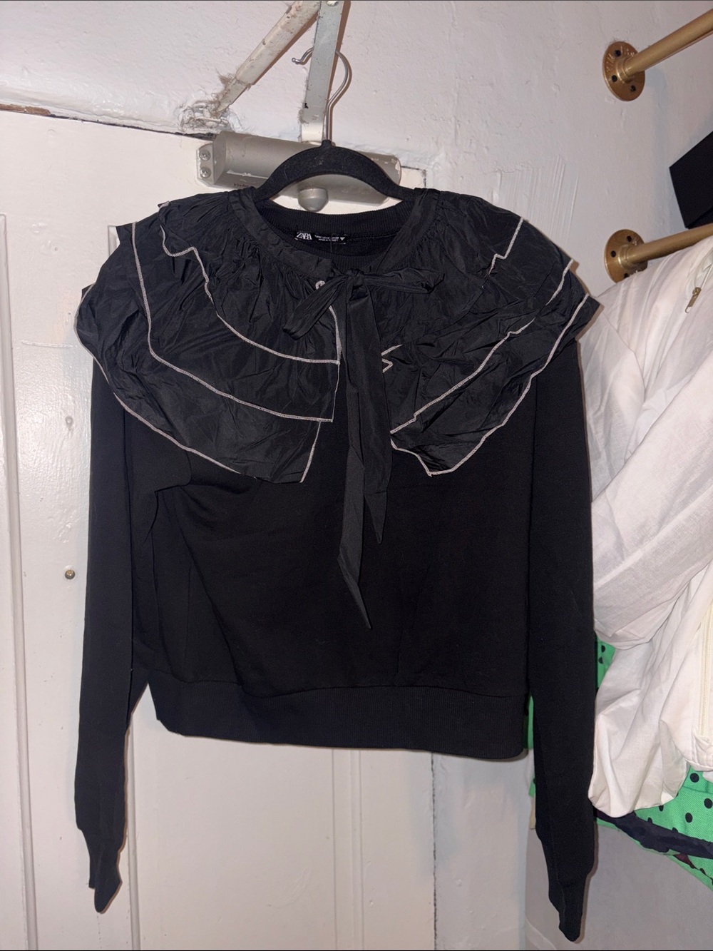 Zara Black Ruffled Collar Sweatshirt